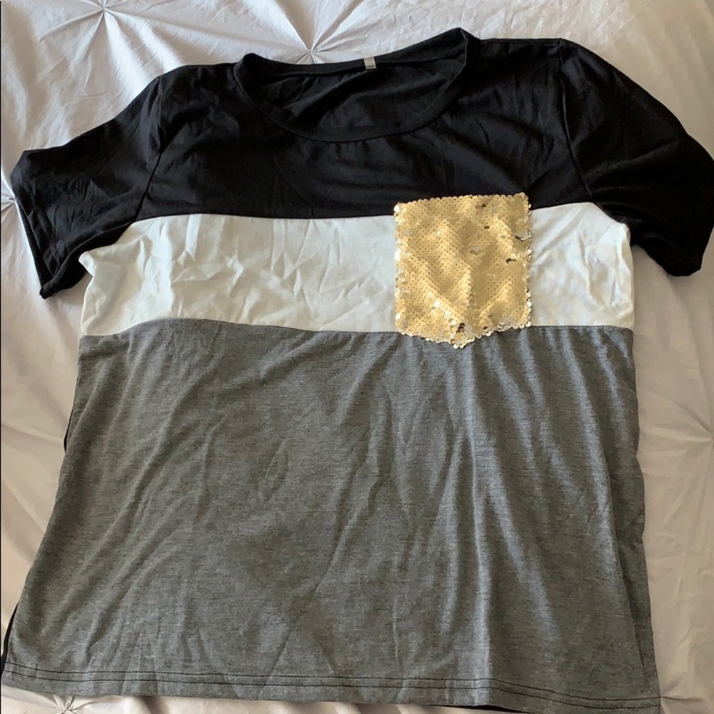 Cute striped-T-shirt.